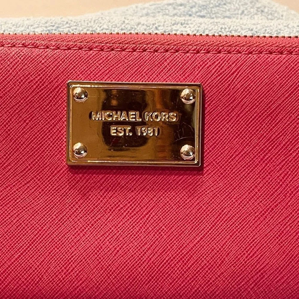 Michael Kors Wallet Womens‎ Pink Saffiano Leather Zip Clutch Wristlet Purse Bag
